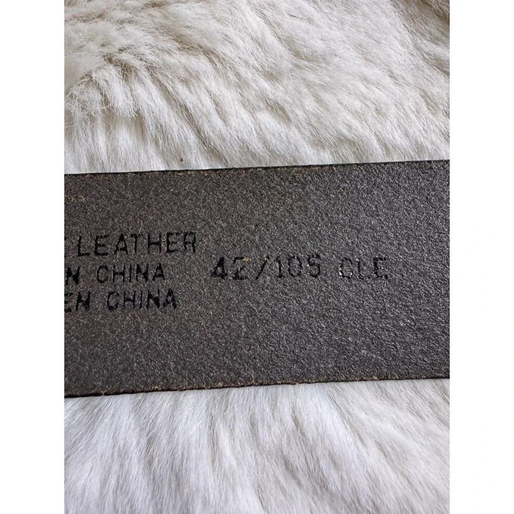 Levi Strauss Co Belt Brown Mens Size  42/105 Leather Distressed Silver tone